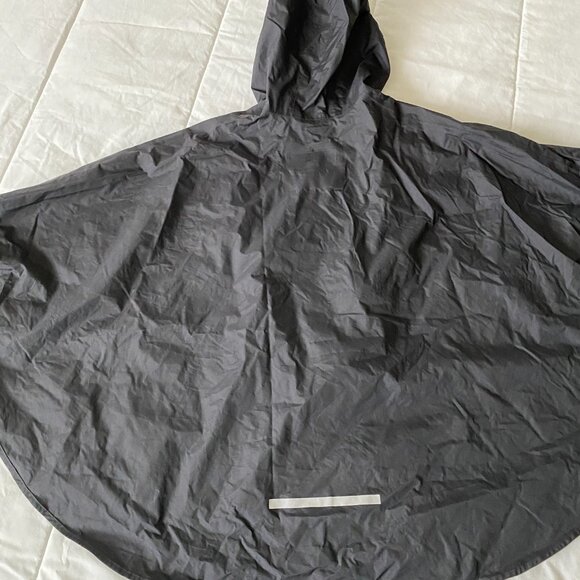MEC Black Caught in the Rain Packable Poncho - Picture 12 of 16